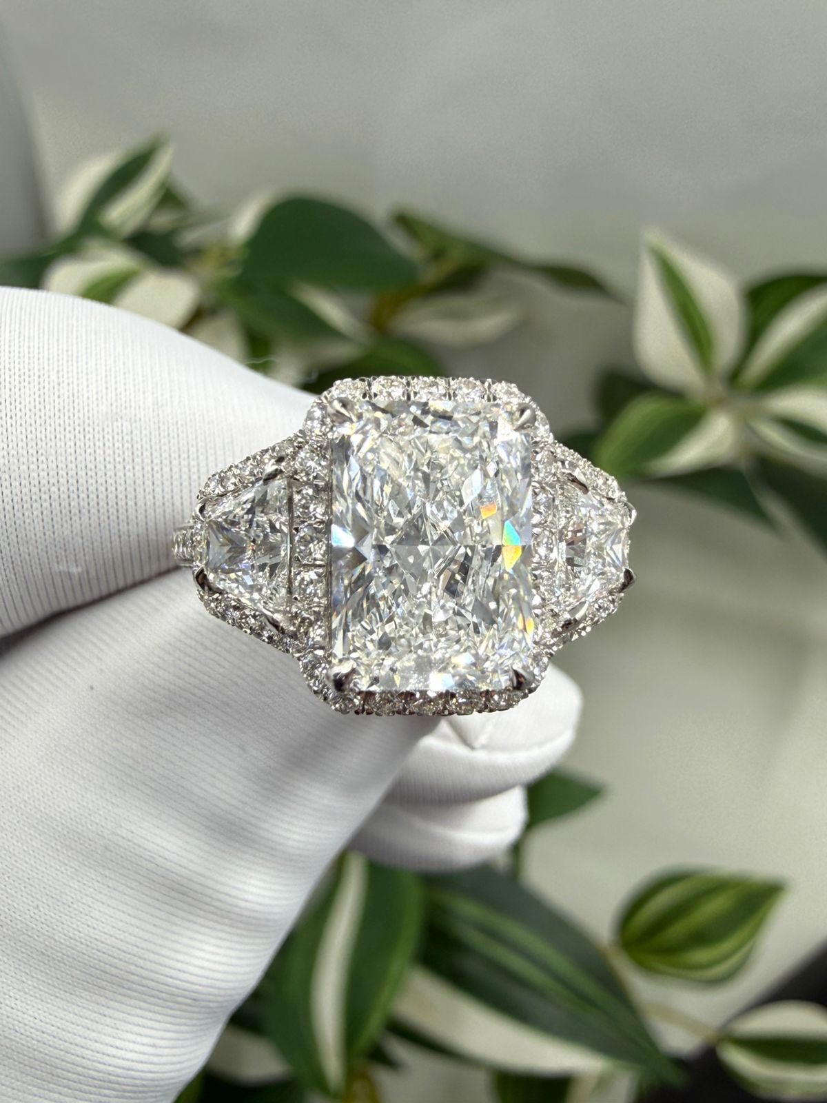 Round Cluster Stone Ring